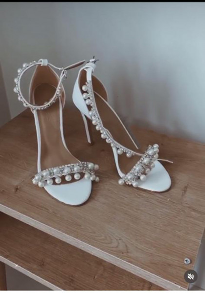Sandale albe cu toc pentru mireasa nunta ocazie speciala elegante shoesboutique