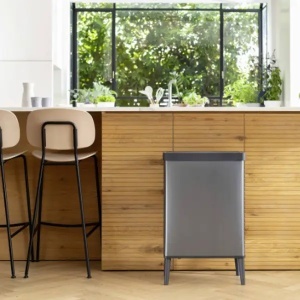 Kanta za otpatke sa nogicama 54l biserno siva Curver CU 00394-Y83 - Img 3