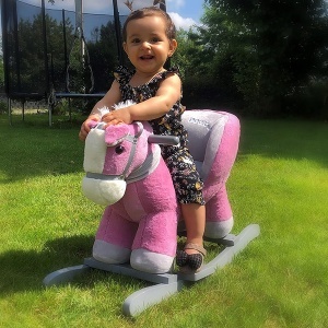 Konjić Lili na ljuljanje sa zvukom rozi Knorr 40385 - Img 4
