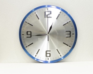Zidni sat 2484-1 plava i srebrna 024317
