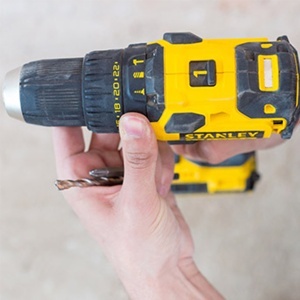Akumulatorska udarna bušilica odvijač FatMax 18V Brushless Stanley FMC627D2T - Img 2