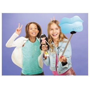 Lutka Bratz sa selfie štapom 539629 - Img 2
