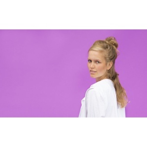 Pozadina za studijsku fotografiju i video produkciju Manfrotto Colorama LL CO198 rolna 2,72x11m ciklama (Fuchsia) - Img 3