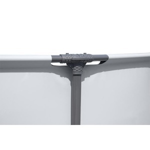 okrugli metalni bazen 427x84cm Bestway Steel Pro Max postavljen u dvorištu