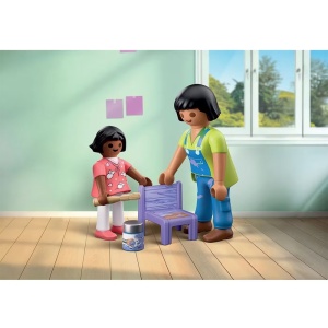 Mama i ćerka popravljaju stolicu Playmobil Special Plus 1044541 - Img 3