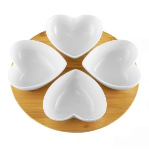 Porcelanski set 4 srce činije sa daskom od bambusa Dajar DJ45578 - Img 2