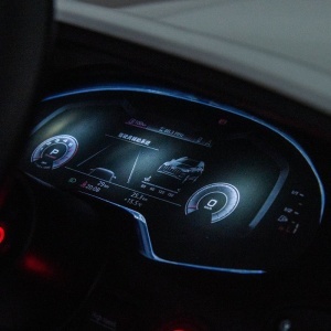 Audi Q7 Beli - Premium Oprema - Img 3