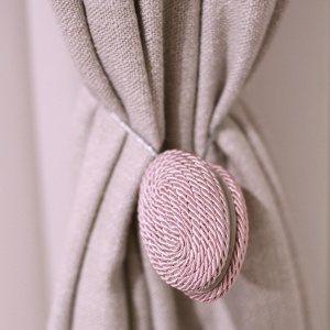 Magnet za zavesu tamno roze 044849