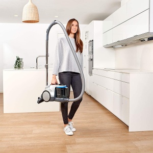 Usisivač sa posudom 700W 2l Black Decker BXVML700E - Img 4