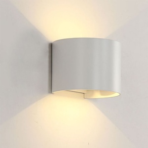 Zidna svetiljka Led OKRU. 2X5W 4000K IP54 bela Elmark 969LED100R/WH