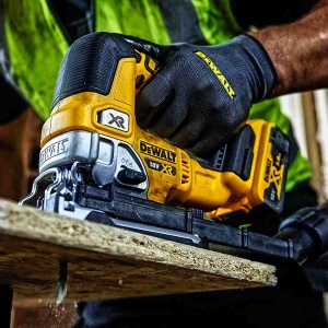 Aku ubodna testera 18V Solo u koferu DeWalt DCS334NT - Img 2