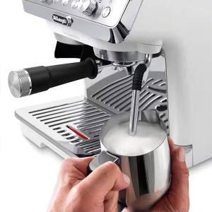 Aparat za espreso kafu 15bar DeLonghi EC9155.W - Img 3