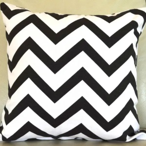Jastuk Zig Zag crni 40x40 023