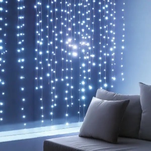 Svetleći niz sa 210 hladno belih LED dioda Home KIN210DWH