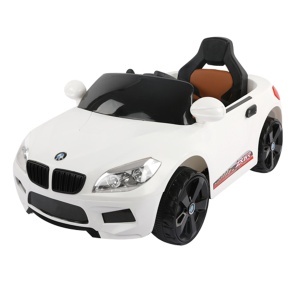 Automobil na akumulator model 243