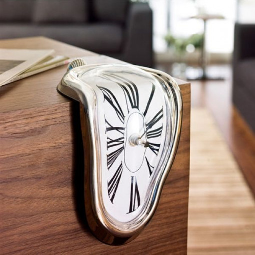 Ceas Salvador Dali - timpul se topeste