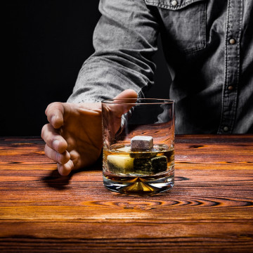 Cutie cu loc pentru sticla de Wisky Evora cu 2 pahare shot