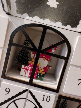 Casuta Calendar Advent din lemn cu lumini 37 cm - Img 3