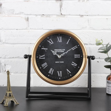 Ceas de birou metal negru si auriu vintage
