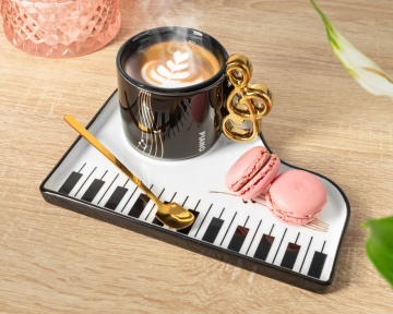 Cadou tema muzicala - Set de cafea Pian pentru melomani cu Cana Cheia Sol, farfurie si lingurita