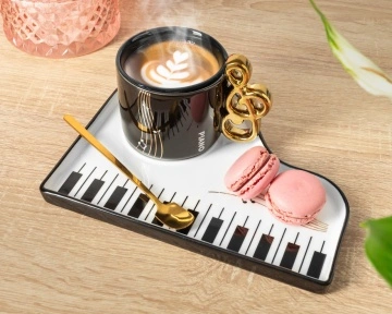 Cadou tema muzicala - Set de cafea Pian pentru melomani cu Cana Cheia Sol, farfurie si lingurita