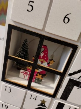 Casuta Calendar Advent din lemn cu lumini 37 cm - Img 4