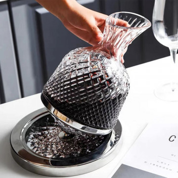 Decantor rotativ pentru bauturi