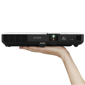 Proiector EPSON EB-1795F, 3LCD, RGB, Ultra portabil, 3200 lumeni, FHD 1920*1080, 16:9, 10000:1, lampa 4000 ore/ 7000 ore Eco mode, dimensiune maxima imagine 300", distanta maxima de proiectie 8.2 m, USB type A, USB type B, composit, VGA, HDMI, Miracast, - Img 2