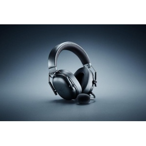 Casti wireless Razer Blackshark V3 , micrfon uni-directional, frecventa microfon 60 - 16000, THX Spatial audio, izolare fonică activă, sistem sunet 7.1, frecventa 20 - 28000, autonomie 70 ore, negru