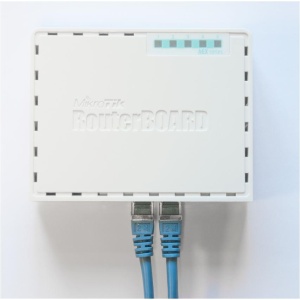 MIKROTIK 5-PORT GIGABIT ETHERNET ROUTER, RB750GR3, 5*10/100/1000Ethernet ports, CPU nominal frequency: 880 MHz, 2* CPU corecount, 4*CPU Threads count, Size of RAM: 256 MB, 5W - Img 4