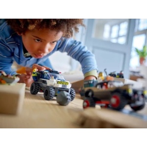 LEGO® City - Urmarire cu masini de politie off-road 60449, 467 piese - Img 4