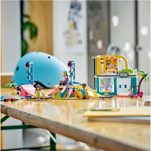 LEGO® Friends - Parc de skateboarding 41751, 431 piese - Img 6