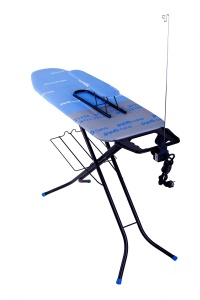 Masa de calcat EUROGOLD, Reflector Blue, 120 X 38 cm, pliabila, cu manecar, suport pentru rufe, suport pentru fierul de calcat, priza si suport pentru cablul de alimentare