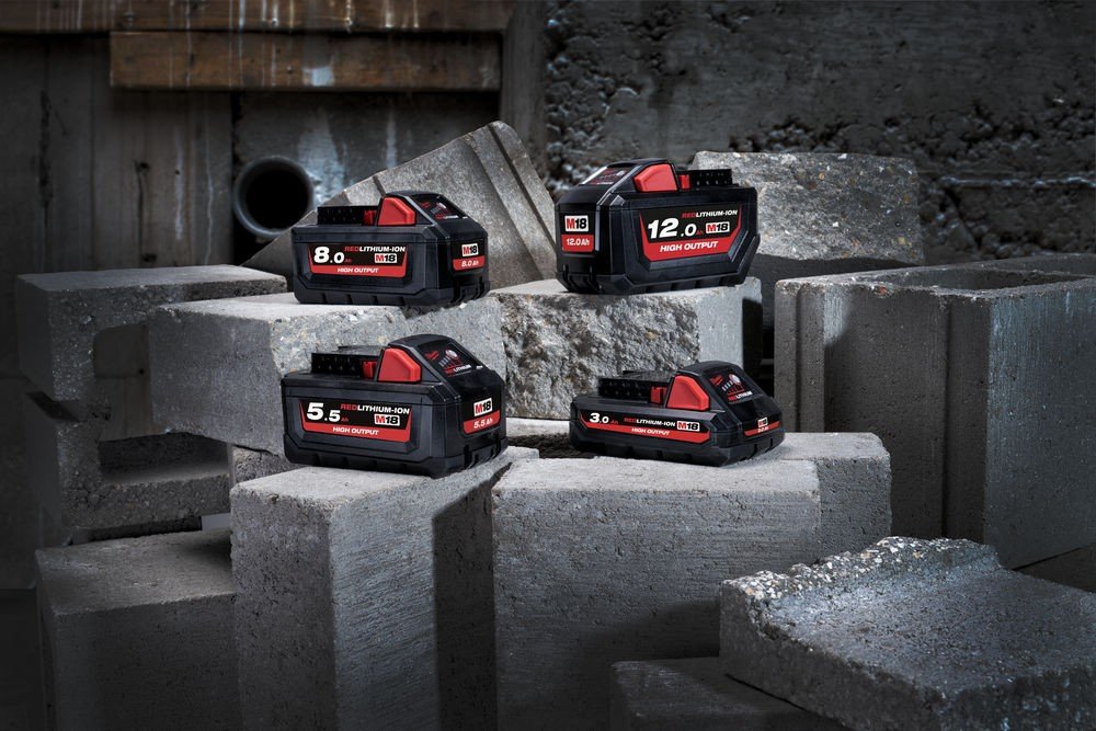 Acumulatorii M12 si M18 de la Milwaukee: partenerul perfect pentru proiectele tale!