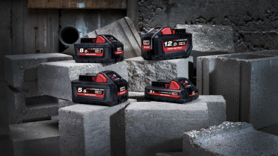 Acumulatorii M12 si M18 de la Milwaukee: partenerul perfect pentru proiectele tale!
