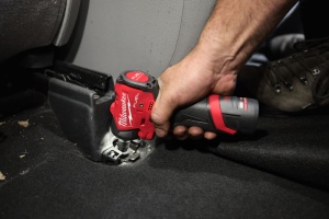 Cheie sub compacta de impact 1/4" M12 FSCIWF14-252X, cu inel fixare, 95 Nm, kit 2x2.5Ah, Milwaukee, cod 4933498971 - Img 7