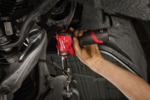 Cheie sub compacta de impact 3/8" M12 FSCIWF38-252X, cu inel fixare, 271 Nm, kit 2x2.5Ah, Milwaukee, cod 4933498970 - Img 9