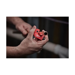 Mini cutter pentru tevi din cupru, capacitate taiere 3 - 15 mm, Milwaukee, cod 48229250 - Img 3