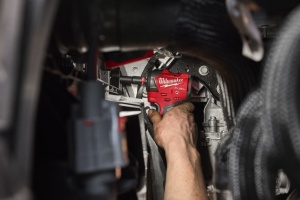 Cheie sub compacta de impact 3/8" M12 FSCIWF38-0, cu inel fixare, cuplu 271 Nm, Milwaukee, cod 4933498969 - Img 13
