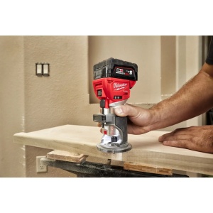 Freza de contur M18 FTR8-0X cu bucsa de 6 mm si 8 mm, 6 viteze, adancime frezare 50 mm, Milwaukee, cod 4933479073 - Img 3