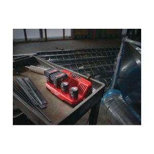 Incarcator cu 4 porturi M12 C4, tip incarcator secvential, Milwaukee, cod 4932430554 - Img 2
