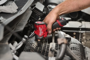 Cheie sub compacta de impact 3/8" M12 FSCIWF38-252X, cu inel fixare, 271 Nm, kit 2x2.5Ah, Milwaukee, cod 4933498970 - Img 7