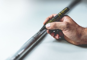 Marker permanent Ink Deep Hole, 1.5 mm, negru / albastru / rosu, PICA