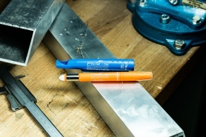 Marker gel permanent PICA-GEL, alb, varf mediu 2-8 mm, PICA, cod 8080