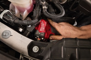 Cheie sub compacta de impact 3/8" M12 FSCIWF38-252X, cu inel fixare, 271 Nm, kit 2x2.5Ah, Milwaukee, cod 4933498970 - Img 12