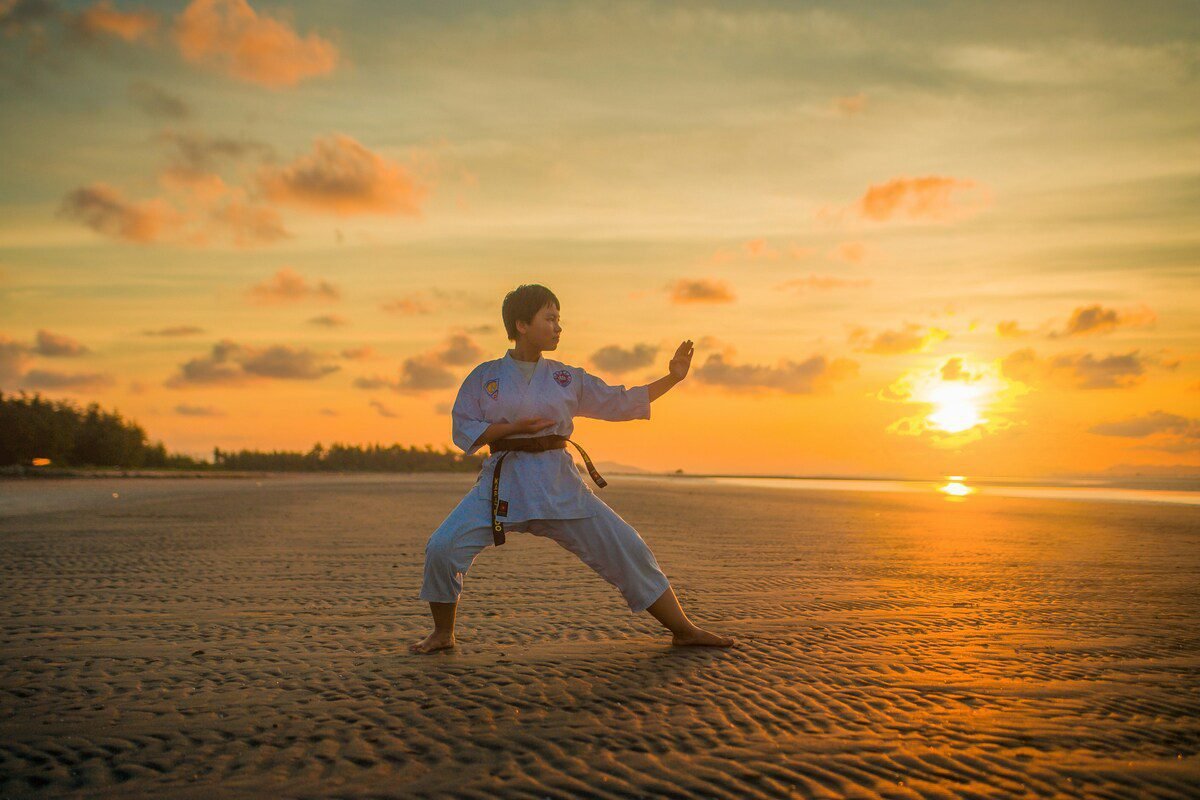 Ordinea centurilor în Karate: ce semnifică fiecare culoare și cum se obține?