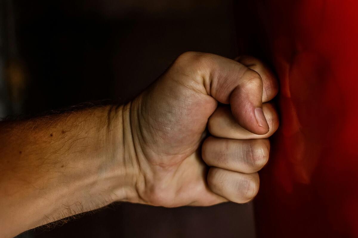 Boxul: reguli de bază, tipuri de lovituri și durata unui meci