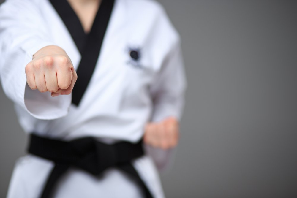 Cum să alegi echipamentul potrivit pentru primele tale antrenamente de karate?