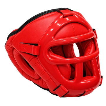 Cască de protecție Budo Best roșie, cu sistem reglabil și grilaj frontal detașabil.