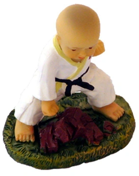 Figurina mare karate ”K”